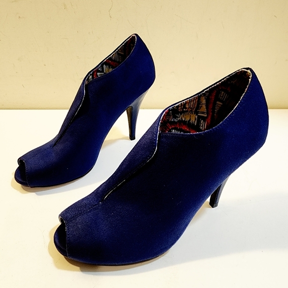 Christian Siriano Elegant Blue Peep-Toe Heels size 6.5 - Picture 6 of 14